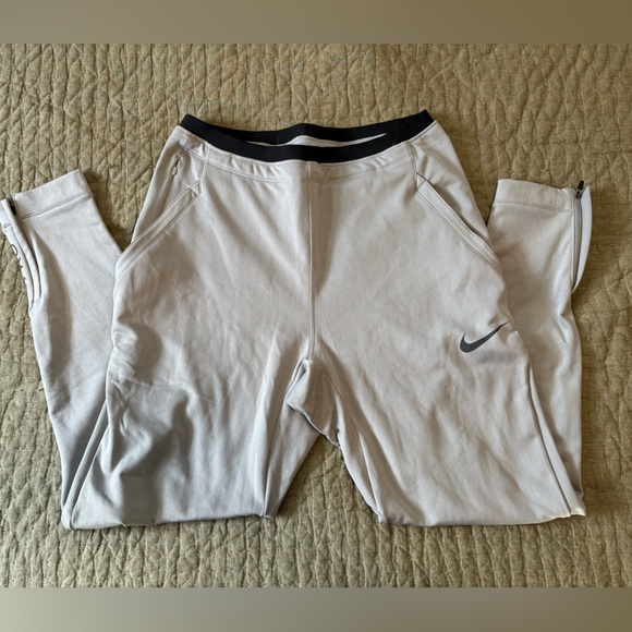 Nike Pro sweatpants - Picture 1 of 4